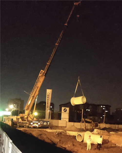 曾都区“弯臂矫正”—— 吊车的 “形变补偿” 技术