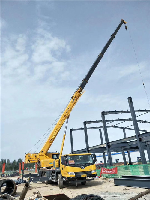 曾都区超高层建筑钢结构吊装案例